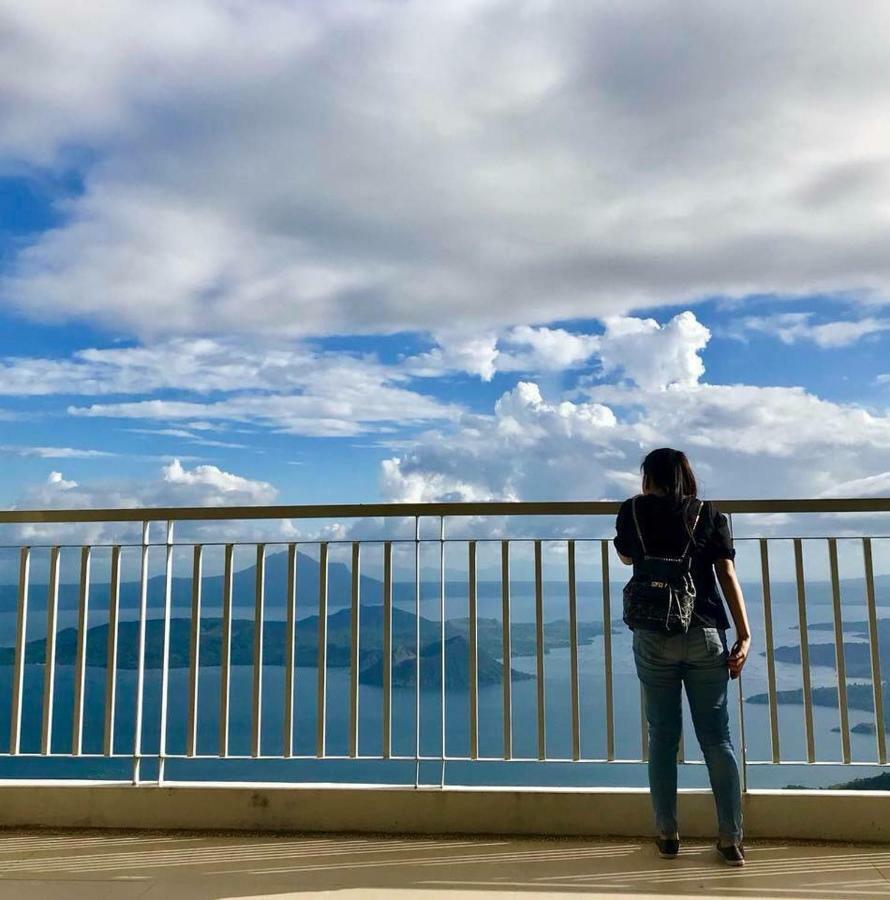 Sabina'S Place Wind Residences Tagaytay タガイタイ エクステリア 写真